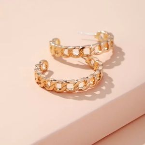 “City Girl” Chain Link Gold Hoop Open Circle Classic Chic Modern Casual Earrings